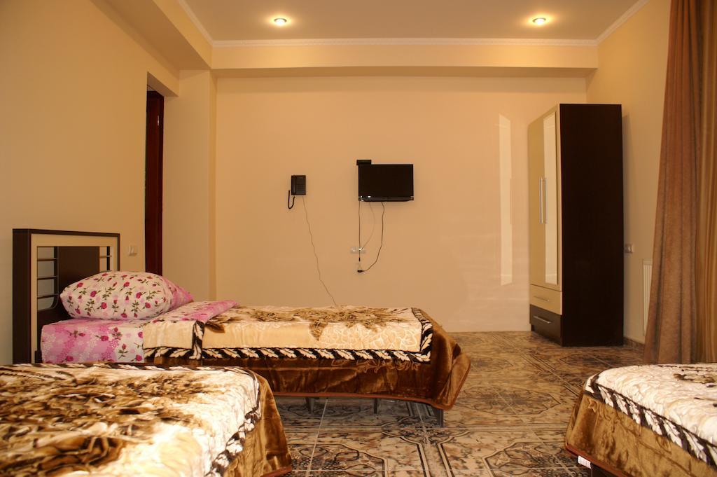 Europa+T Hotel Τυφλίδα Δωμάτιο φωτογραφία