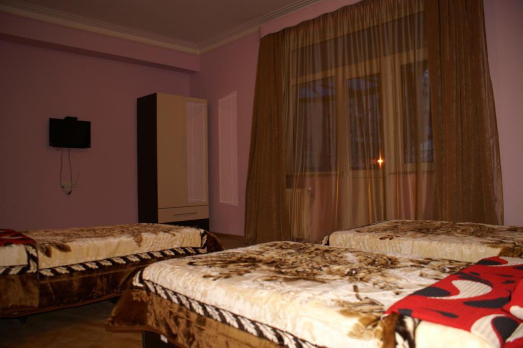 Europa+T Hotel Τυφλίδα Δωμάτιο φωτογραφία